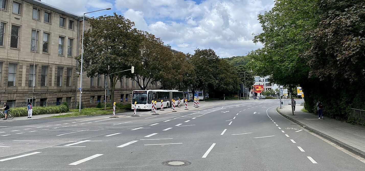 Turmstraße auf Höhe Claßenstraße mit Blickrichtung zum Pontwall