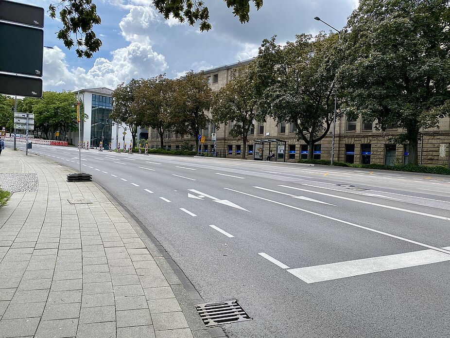 Turmstraße 2 Turmstraße auf Höhe Audimax in Richtung Claßenstraße