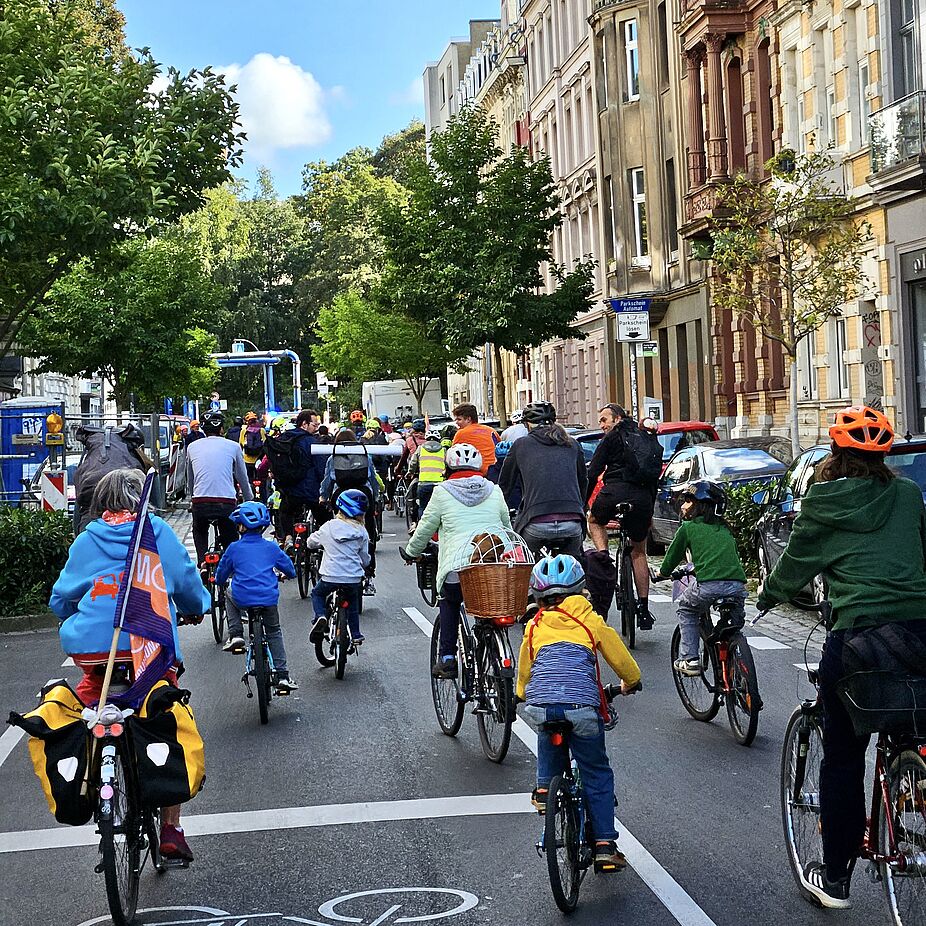 Kidical Mass Aachen im September 2023 Fahrraddemo "Kidical Mass" für Groß und Klein im September 2023