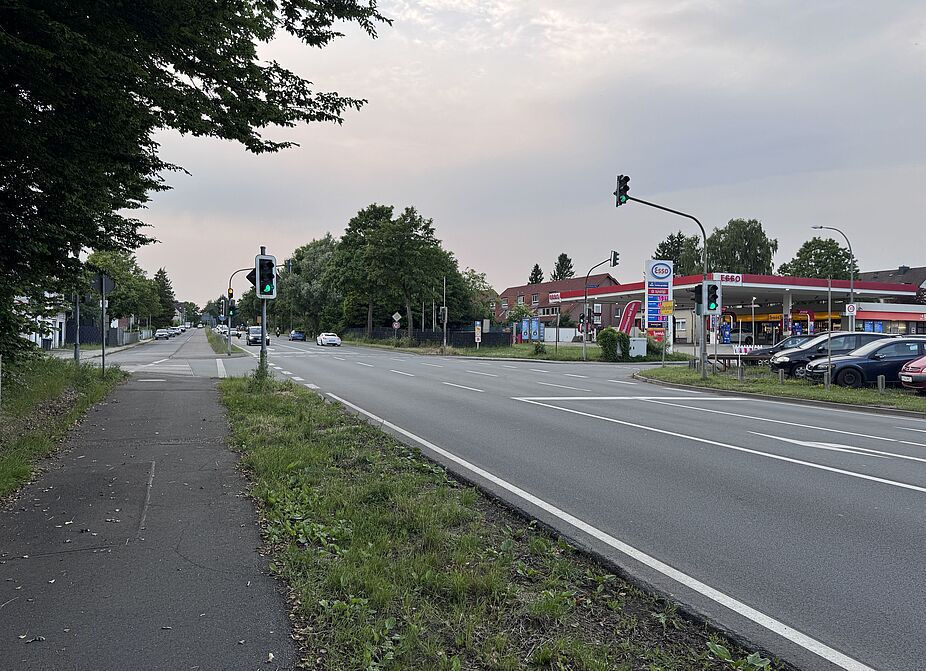 Monschauer Straße 3 Dieses Bild zeigt die Esso-Tankstelle an der Monschauer Straße, Kreuzung Nerscheider Weg und Kesselstraße