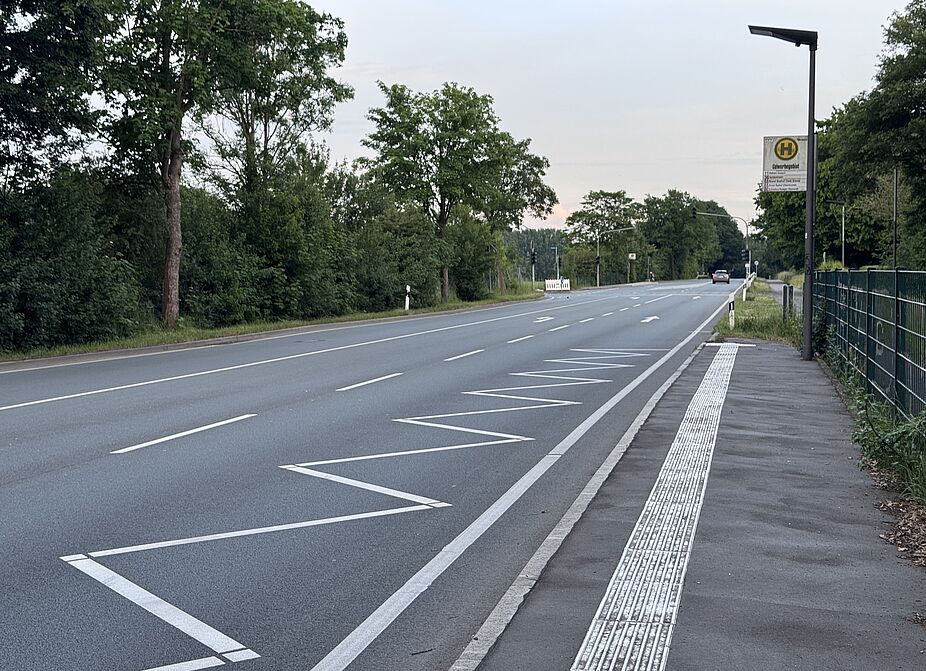 Monschauer Straße 2 Das Bild zeigt die Bushaltestelle Gewerbegebiet an der Monschauer Straße