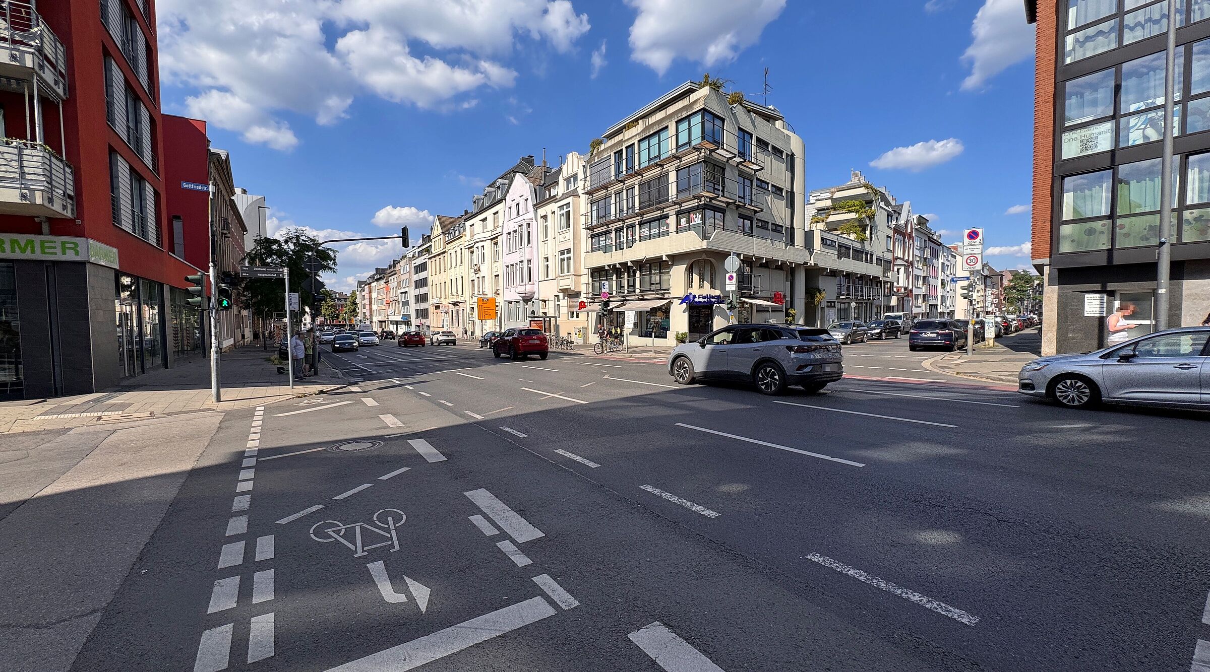 Blick auf die Wilhelmstraße, Richtung Kaiserplatz von der Gottfriedstraße