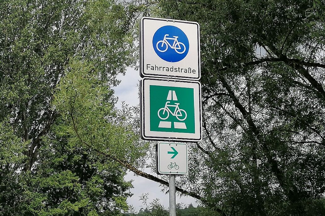 Beschilderung am Radschnellweg Beschilderung am Radschnellweg