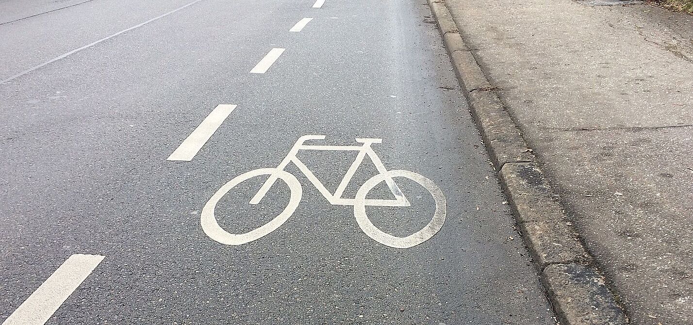 Radschutzstreifen_Stuttgart_Zeppelinstrasse_ADFC_NRW