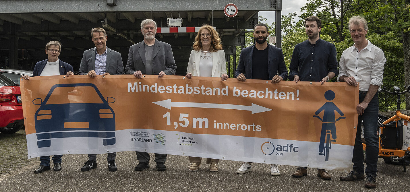 Banneraktion Überholabstand 1,5 Meter
